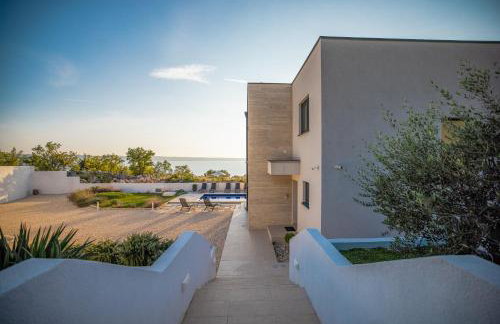 Royal Promons - heated pool - Foto 13