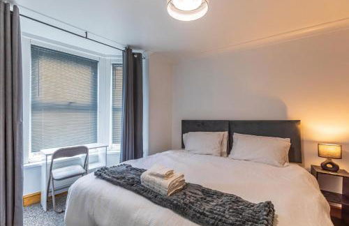 6 beds, 3 bedroom apartment in the centre of Southampton with free parking - Foto 7