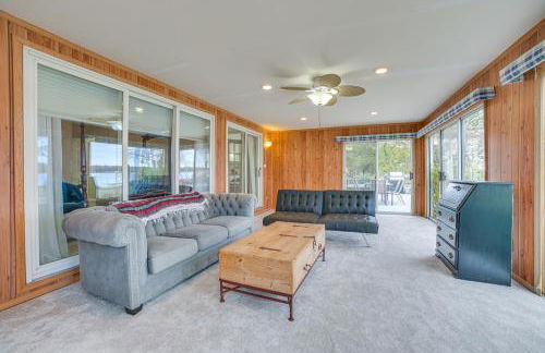 Lakefront Home with Deck and Dock in Oscoda Twp! - Foto 2