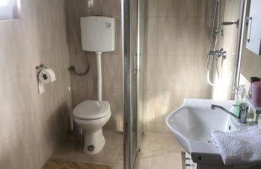 Very spacious - fully air conditioned - apartment nearby Vir bus station - Foto 9