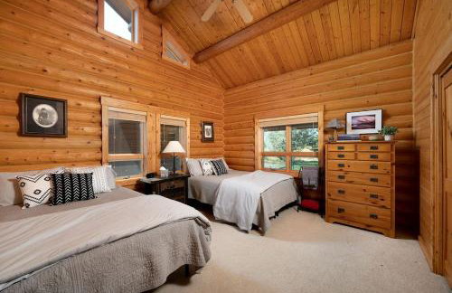 Intimate Off-Grid Cabin with Fire Pit and Mountain Views in Montana - Foto 29