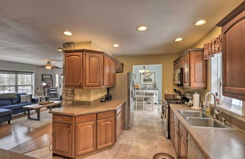 Idyllic Washington Retreat with Fire Pit and Yard - Foto 10