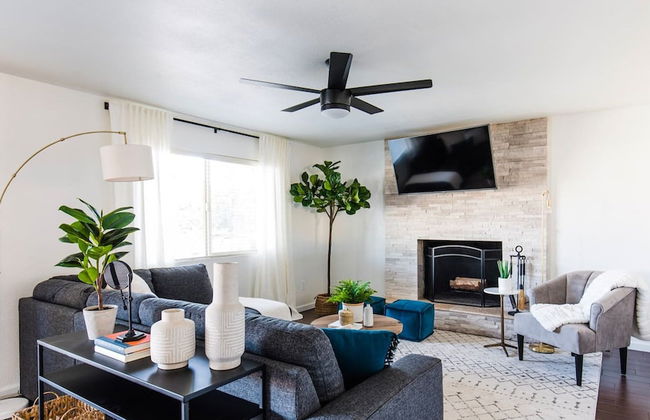 Perfect 4 Bdrm Home With Pool and Game Room! - Foto 18