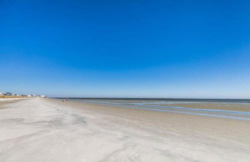 First Floor Condo - Walking distance to beach and pools! - Foto 33