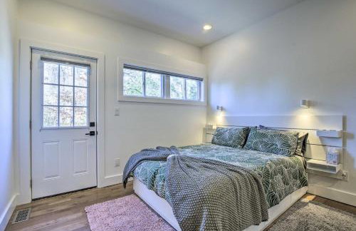 Renovated Carrboro House with Deck and Fire Pit! - Foto 14