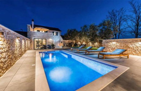 Beautiful Home In Poljaci - Foto 1