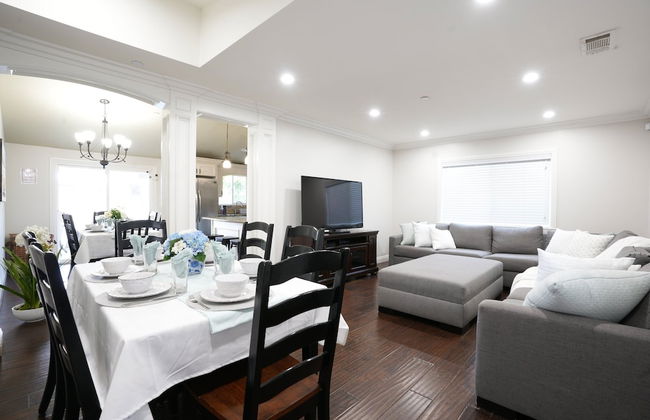 Sweet 4 bedroom, 3 bath plus Loft Bedroom, Pool Home - Photo 37