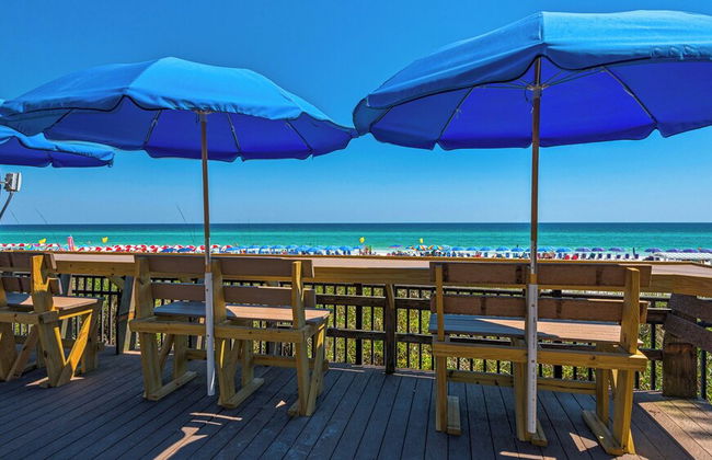 Spacious 2BR Condo w/ Partial Gulf Views, Pool, Across the Street From Beach! - Foto 56