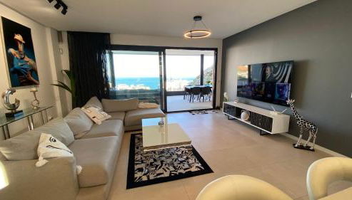 Blue Lady by the Sea - Photo 4