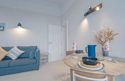 Burlington Mansions - Stunning Coastal Apartment - Photo 13