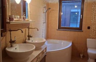 Biały Domek dla 6 osób oraz Domek Sternika dla 4 osób - jezioro, las, wiejski klimat - Foto 18