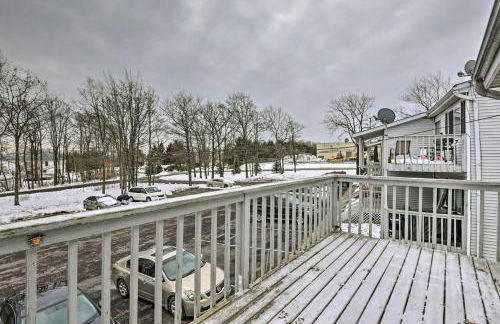Near Mt Airy Casino Mount Pocono Condo with Balcony - Foto 2