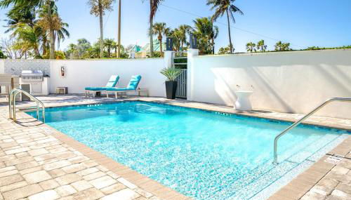 Modern Two Bedroom Suite with 2 King Beds Pool and Steps from the Beach - Foto 3