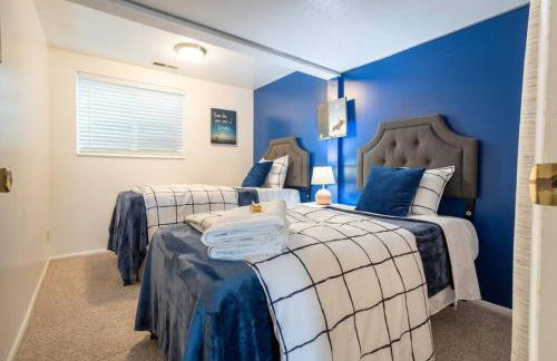 Spacious 3BR Basement Apt near Airport, Work, Ski - Photo 5