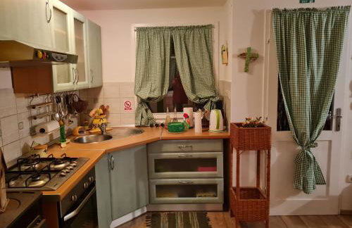 Charismatic Garden Cottage with Sea View - Foto 10