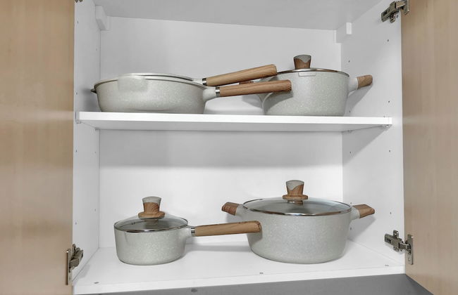 Serene Cozy Retreat with Balcony - Foto 16