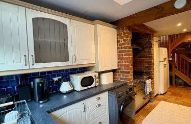 Historic 3-Bed Cottage with Garden in Hursley - Foto 4