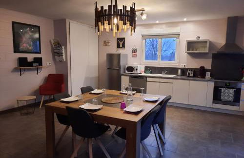 Entre Lacs Et Montagnes , Maison individuelle,lits préparés, parking et ménage inclus - Foto 13