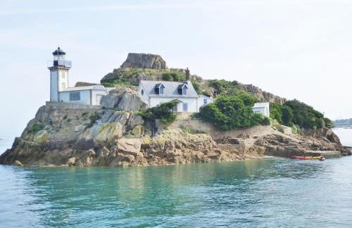 Charming Breton Holiday Home Right by the sea - Photo 80