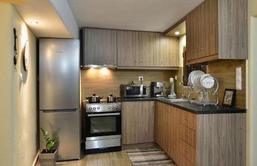 George & Helen's House - Photo 11