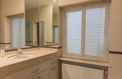 For You Rentals Apartamento Amplio y Elegante en Paseo de la Habana Temporal PDH520 - Photo 42