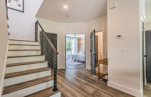 New Listing! Walking distance to Marina. - Foto 21