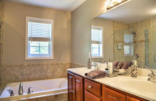 Colonial-Style Warwick Retreat - 1 Hour to NYC! - Foto 12