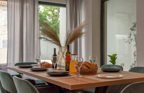 Designer Villa Simone - Modern & Heritage Style with Office - Foto 54