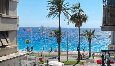 City center cute flat with sea view one bedroom - Photo 1