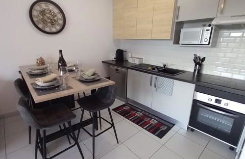 Le Barbusse LYON-T3-Garage-Terrasse-3 lits-Home Cinema - Foto 9