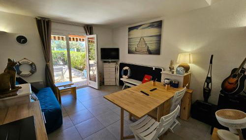 Presqu'ile de Giens, Maison Rdc avec Accès et Jardin Privés sans Vis-à-vis, Piscine, Plages à 2 min à pieds - Foto 2