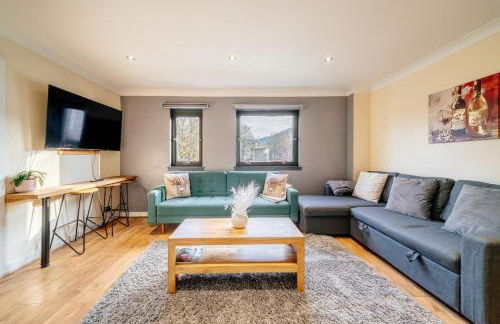 Bottom of Royal Mile 7 Beds Sleeps 12 3 Bthrooms - Photo 2