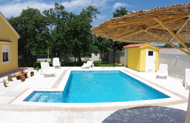 Detached House at Country Side, Fenced Private Garden Ideal for 2 Fam, Wifi - Photo 18