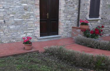 A fine 2 bedroom stone house in Emila - Photo 31