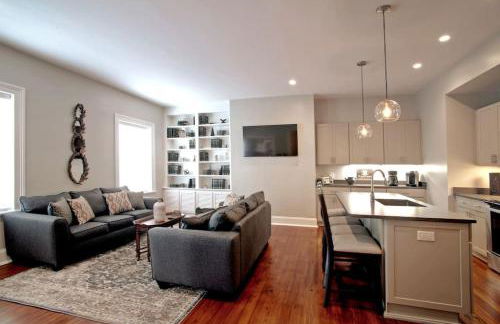 Newly Renovated 4 bed 3 bath and 2 Parking Spots - Foto 52