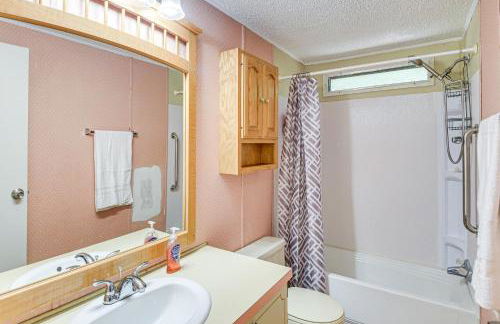 Crescent City Home with Charcoal Grill Near 3 Lakes - Foto 18