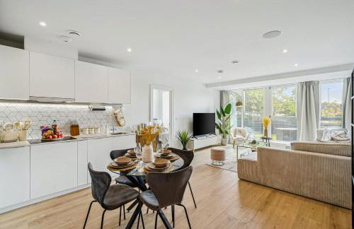 Luxury Apartment - West Wimbledon with Cinema & Game Room, Gym, Parking - Foto 21