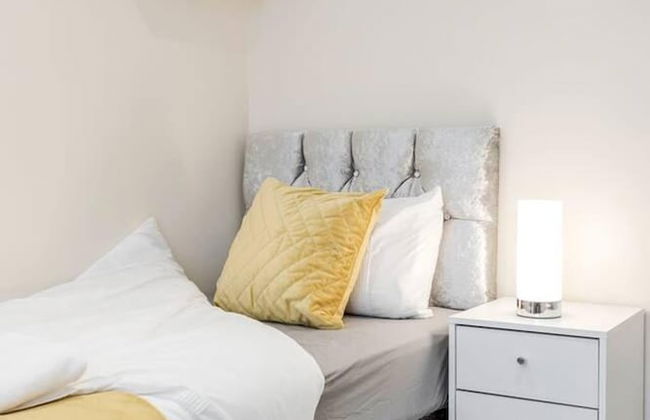 Cosy 2BR Maisonette Near Hospital & Stations - Foto 3