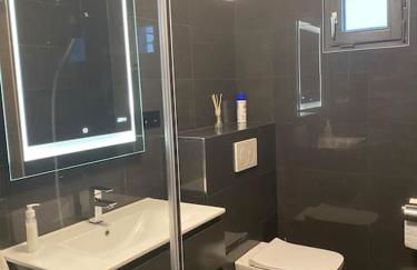 Preiswertes stilvolles Zimmer im privaten Haus mit großem schönem modernem Gemeinschaft Badenzimmer - Foto 59