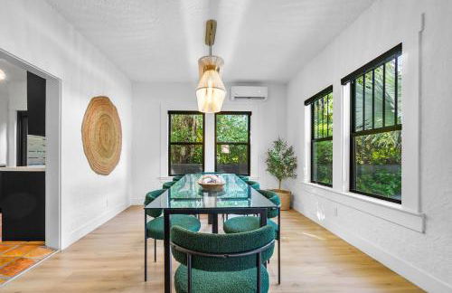 Hacienda Flamingo Unit 1 - Spacious Designer Flat with Sunroom & Style - Foto 5