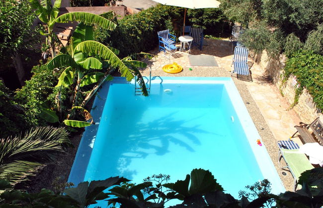 Villa Sofas - Photo 30