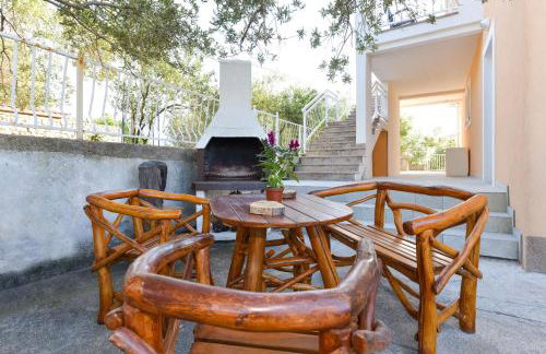 Cecilia Apartments - Photo 9