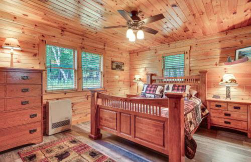 Woodsy Beaver Cove Cabin with Deck and Fire Pit! - Foto 14