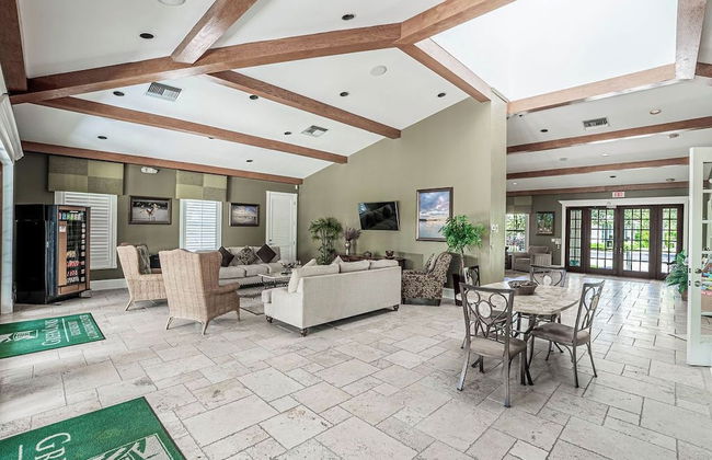 Asiago Vacation Rental at Lely Resort. Newly Furnished 2-Bedroom Condo with Stunning Lake & Golf Views. Spacious Retreat with Private Lanai, Resort Pool, Hot Tub and Gym Access - Foto 2