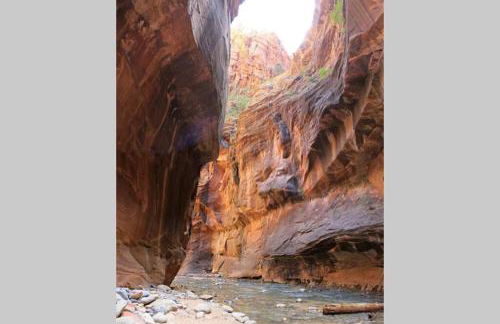 Live Simply Cabin, Walking distance to East Zion trails - Foto 32