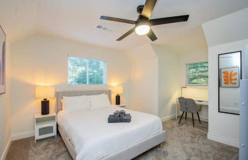 Stunning Modern Dream Home w Pool Grill Foosball - Foto 23