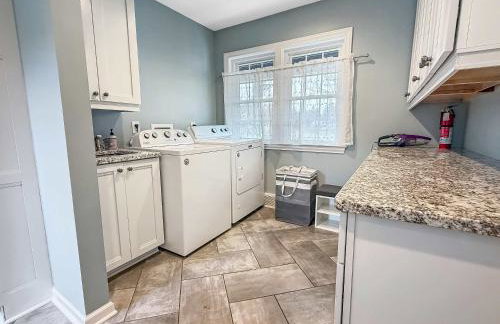 Hot Tub Fenced Yard Perfect Family Retreat Near Chagrin Falls - Foto 32