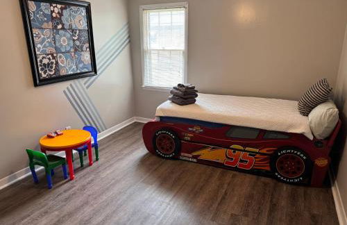 Decatur Chic Family Home with Pool Table - Photo 36