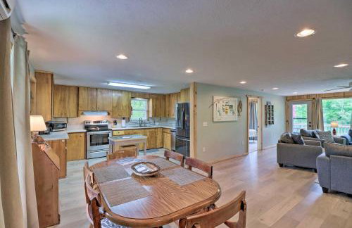 Expansive Cotter Cabin on White River with Deck! - Foto 7