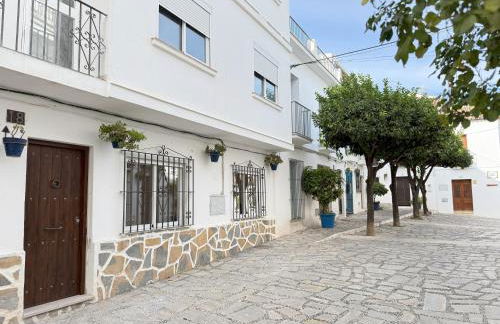 NEW - Old Town Modern Apartment Close to Beach - Photo 13